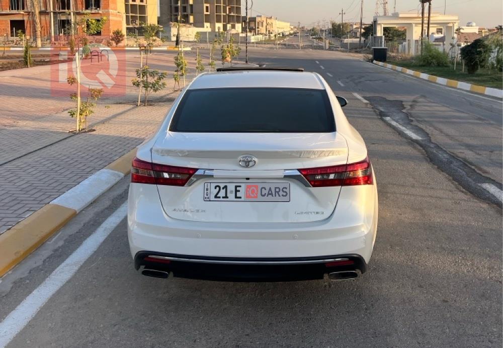 تويوتا أفالون